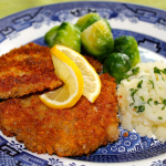 Schweineschnitzel – Fried Pork Cutlets