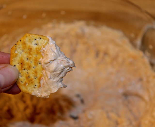 Smoked Salmon Dip looks fancy, tastes fancy but it's oh so simple to make. You're gonna love this recipe! Happybellyfoodie.com