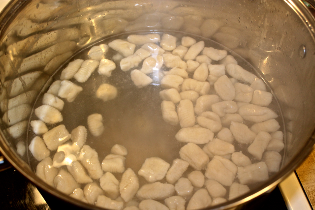 cooking gnocchi