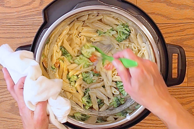 Pressure Cooker Garden Fresh Penne Alfredo is a delightfully creamy pasta dish made with fresh cheese from the farm. Make it fresh and make it best!